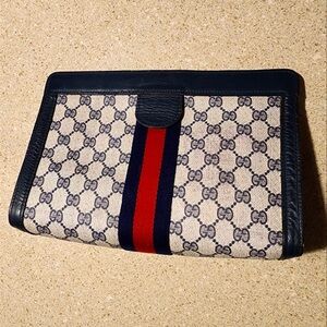 Authentic vintage Gucci parfums large clutch